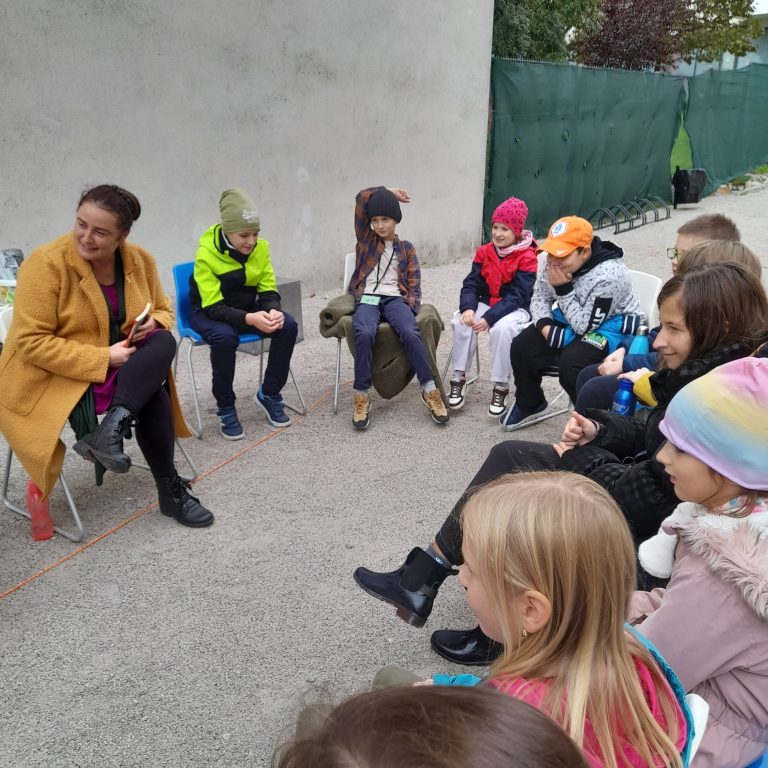 Čítanie v Komunitnej záhrade