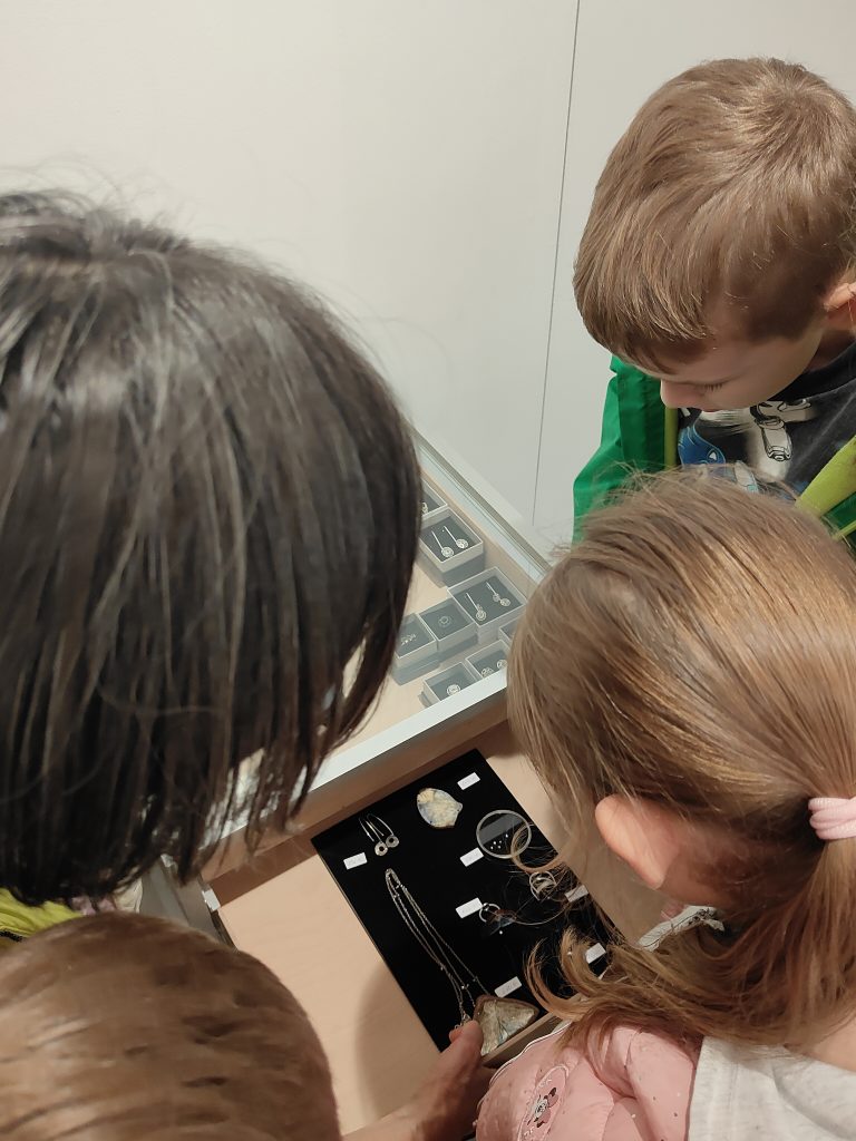 Autorské šperky v galérii Čin Čin