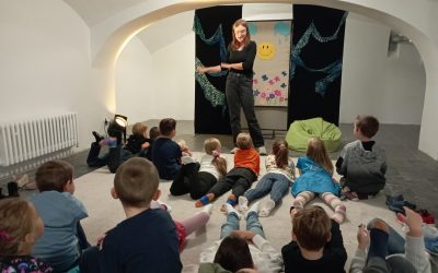 Divadelné predstavenie v mestskej knižnici