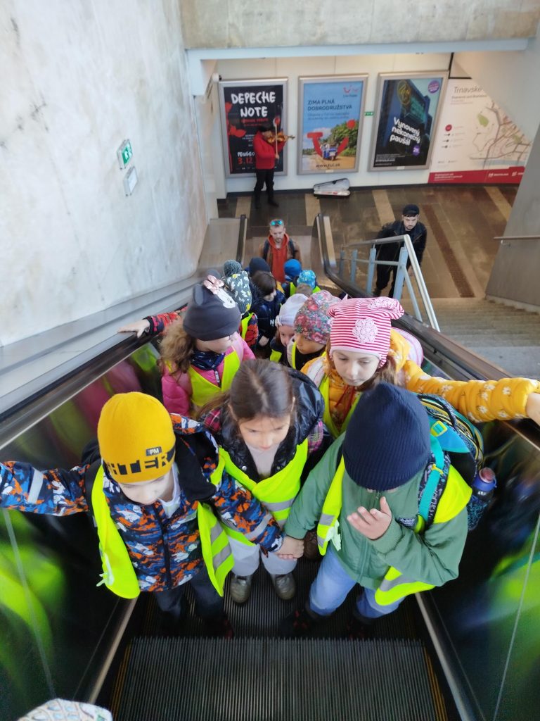 Plavecký výcvik prvákov a tretiakov