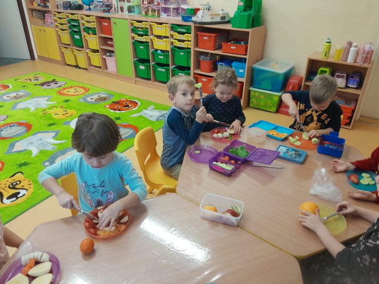 Škôlkari si pripravili zdravé tanieriky