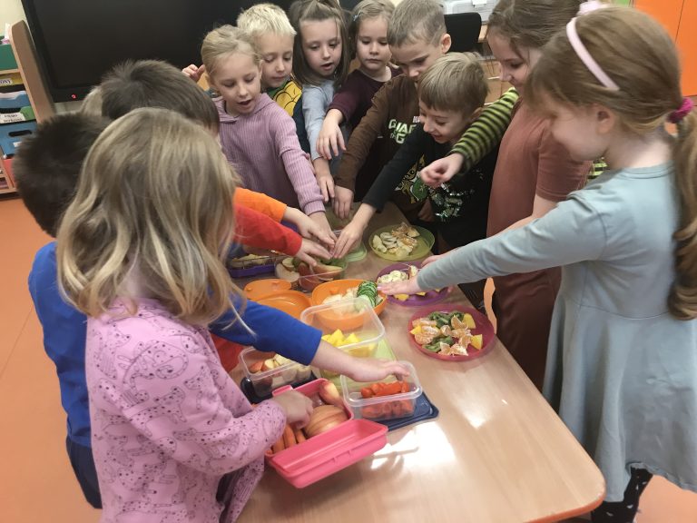 Škôlkari si pripravili zdravé tanieriky