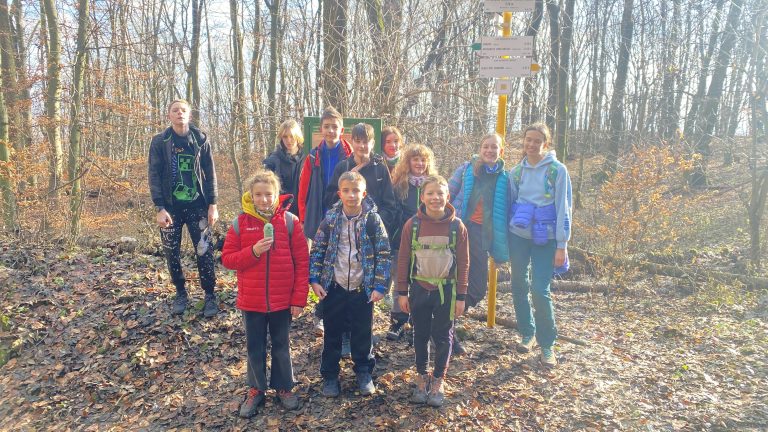 S turistickým krúžkom na Zobor a do Nitry. Vianočné mestečko
