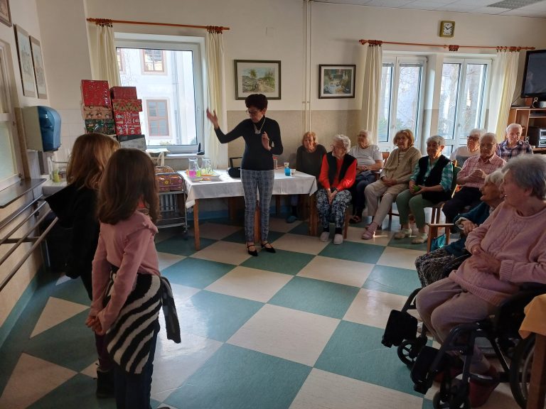 Koľko lásky sa zmestí do krabice od topánok