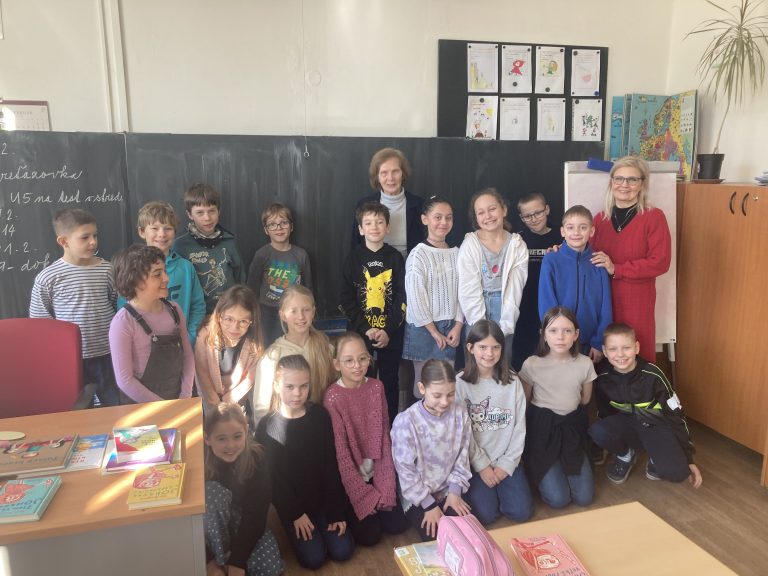 Beseda so spisovateľkou Toňou Revajovou