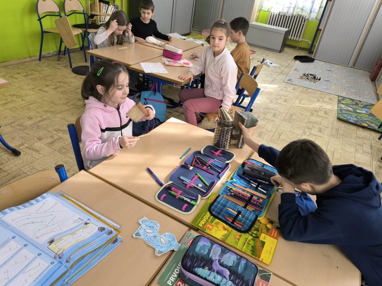 Beseda so včelárom v 2.A