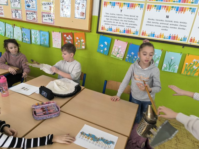 Beseda so včelárom v 2.A