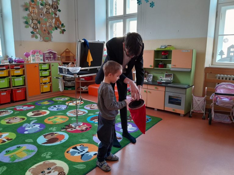 A možno príde aj kúzelník…