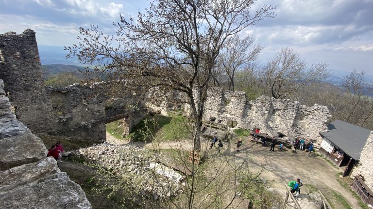 S turistickým krúžkom na hrad Tematín