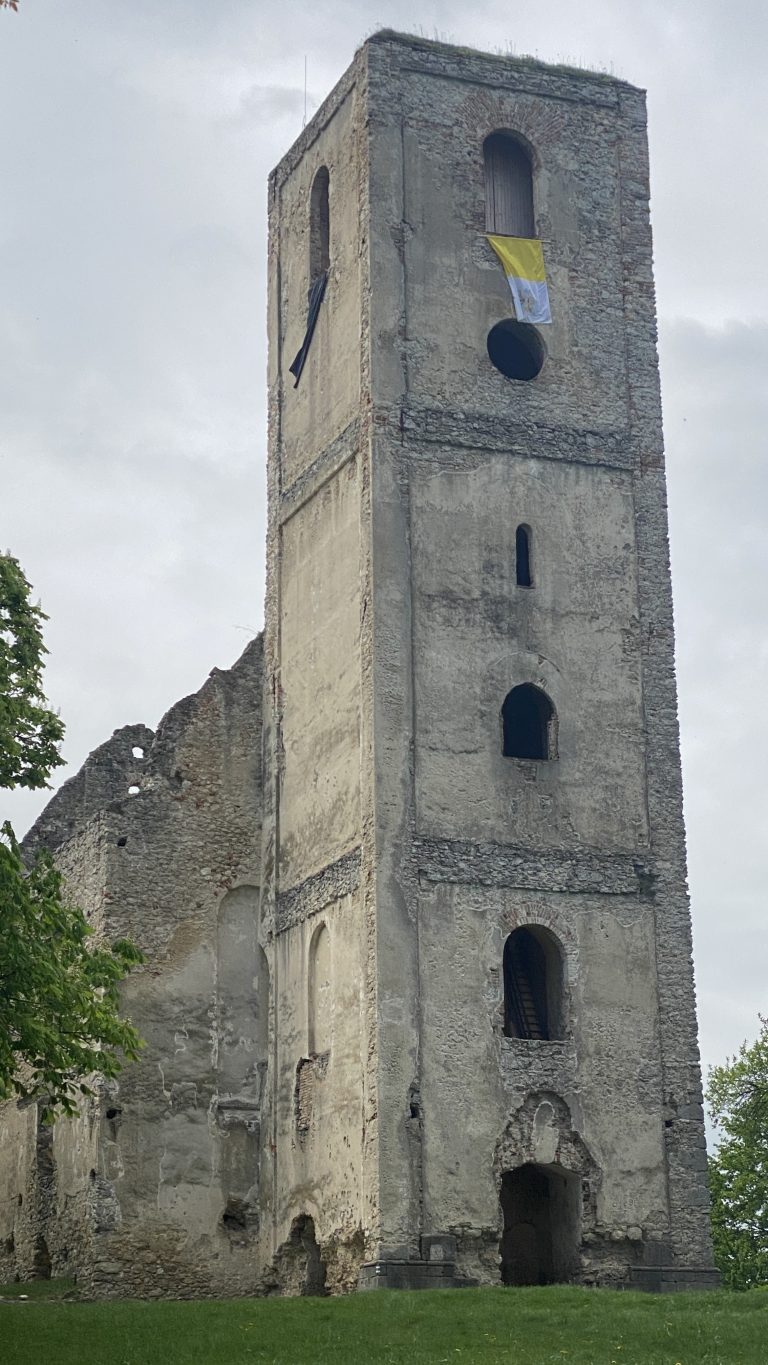S turistickým krúžkom z Katarínky na Dobrovodský hrad