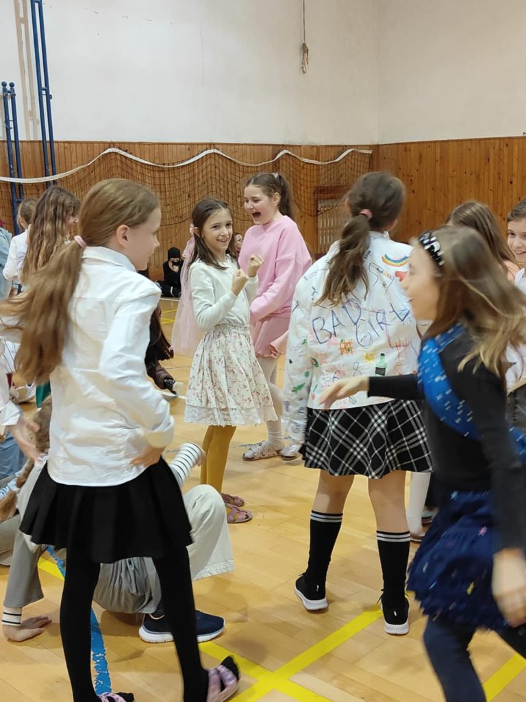 Karneval tretiakov a štvrtákov