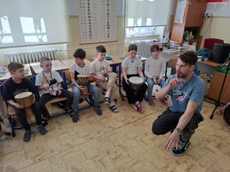 Interaktívna bubnovačka v 2.B
