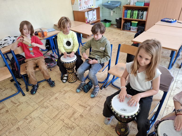 Interaktívna bubnovačka v 2.B