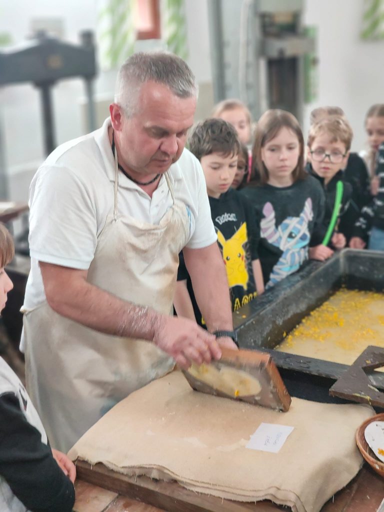 Výlet do Papierničky Petrus v Prietrži