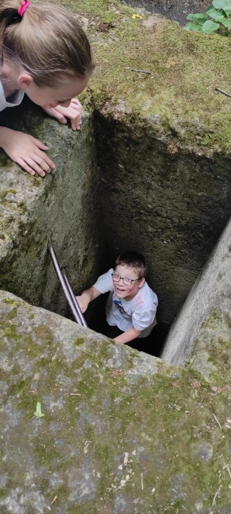 Štvrtáci hľadajú poklad na Železnej studničke