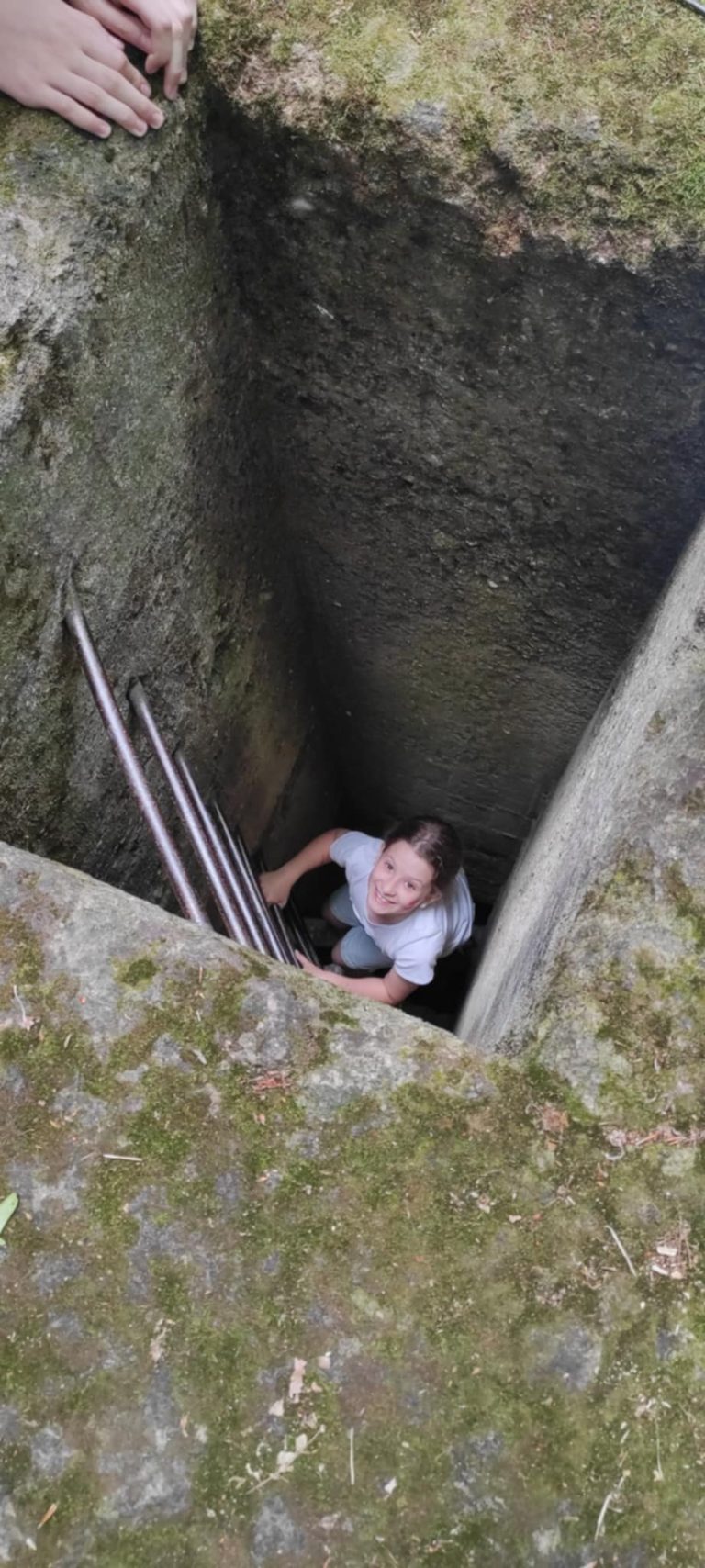 Štvrtáci hľadajú poklad na Železnej studničke
