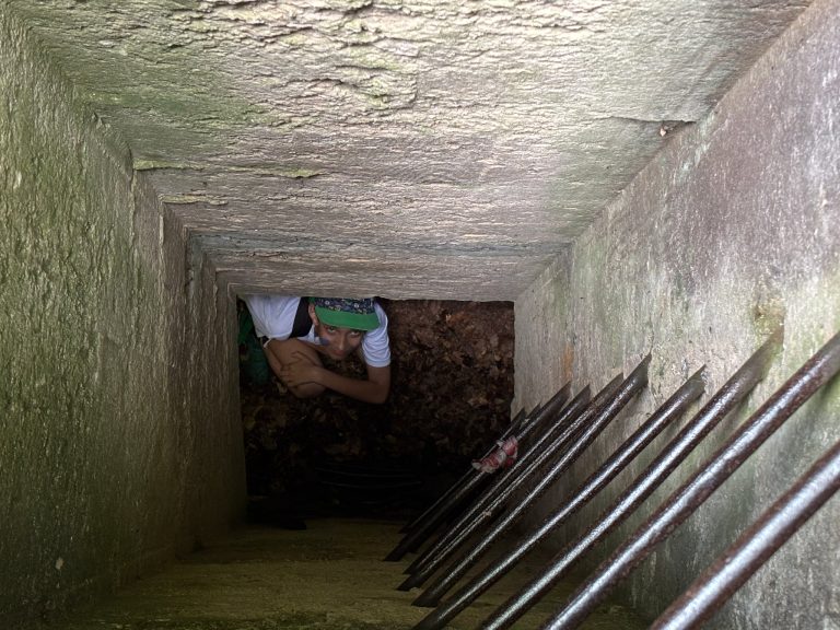 Štvrtáci hľadajú poklad na Železnej studničke