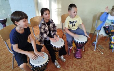 Bubny, smiech a rytmus – zážitková hodina v 2.A