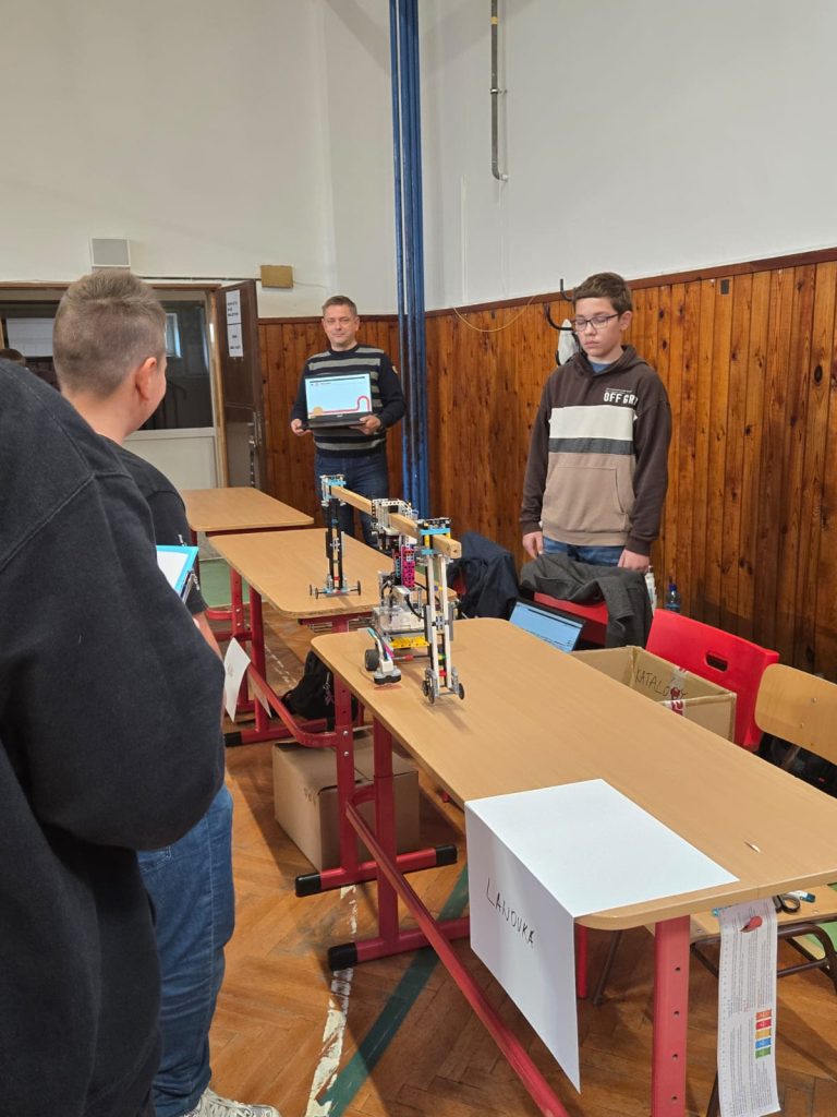 Úspech našich deviatakov na STEM turnaji Záhorácky robot 2025