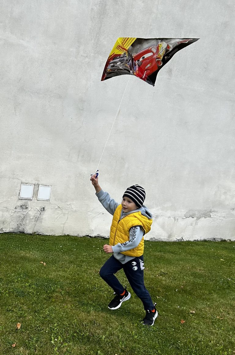 Letieť so šarkanom opreteky