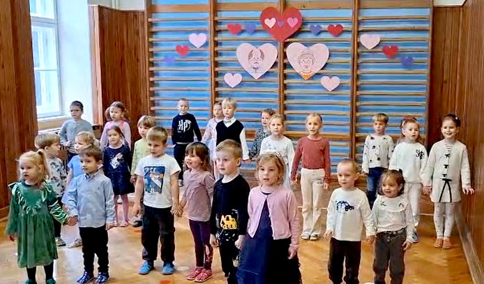 Besiedka škôlkarov so starými rodičmi