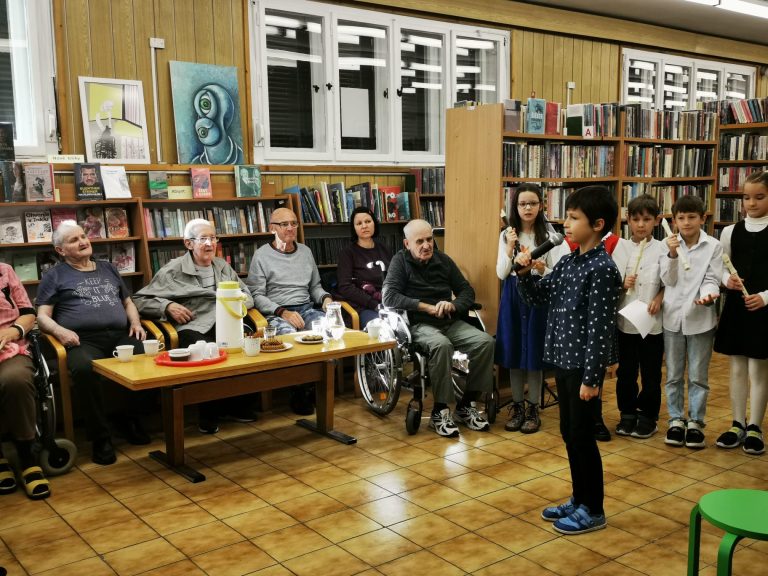 Vystúpenie pre seniorov v Staromestskej knižnici