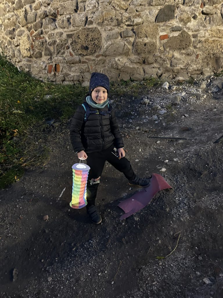 Deň materských škôl sme oslávili lampiónovým sprievodom