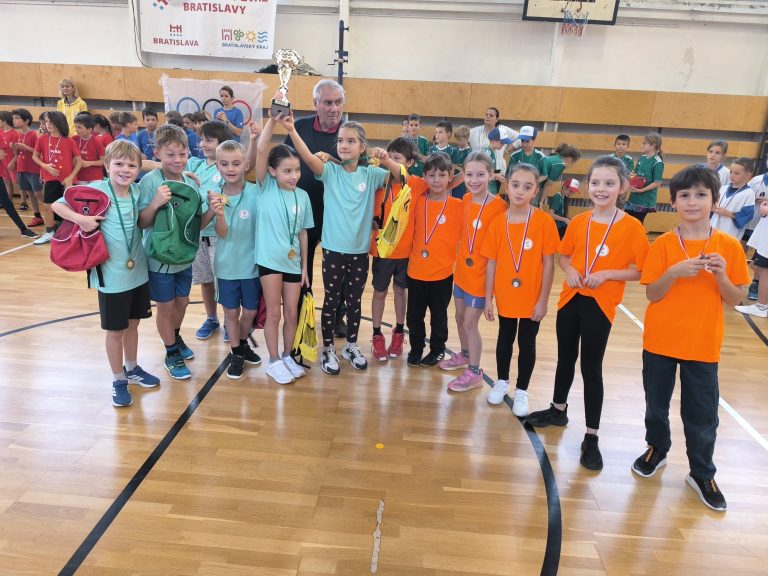 VEĽKÝ ŠPORTOVÝ ÚSPECH NAŠICH TRETIAKOV