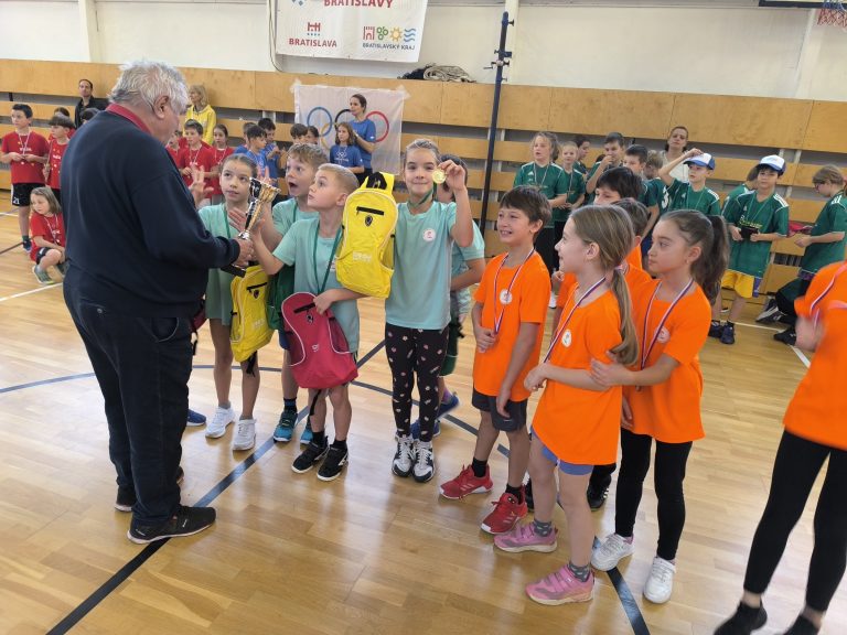 VEĽKÝ ŠPORTOVÝ ÚSPECH NAŠICH TRETIAKOV