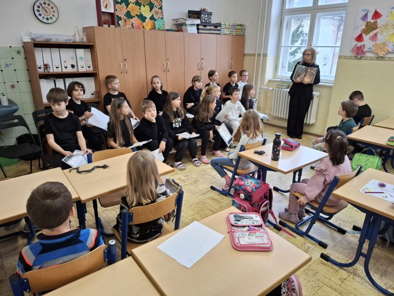 Veľkáči čítajú malým