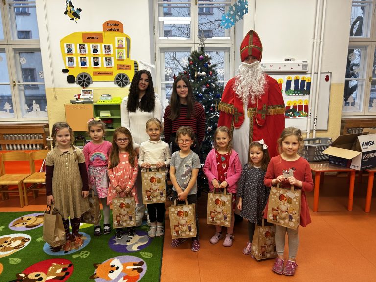 Mikuláš s anjelom a čertom navštívili materskú školu