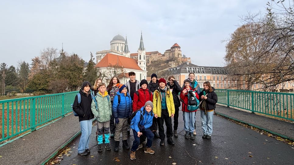 S turistickým krúžkom zo Slovenska do Maďarska. Vianočné trhy v Ostrihome.
