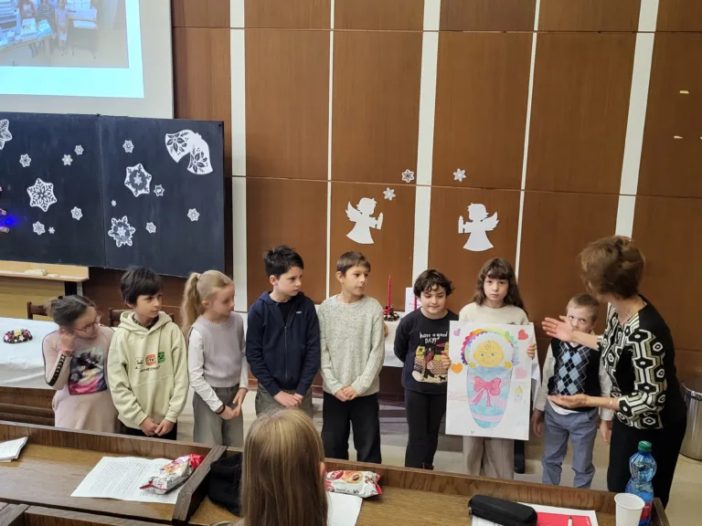 Deti pomáhajú deťom – spolupráca našej školy s neonatologickou klinikou