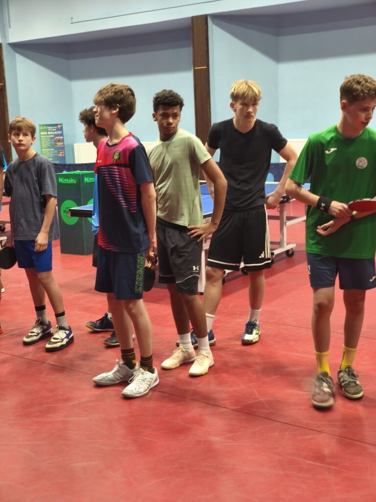 Strieborná priečka v krajskom kole stolnotenisovej súťaže