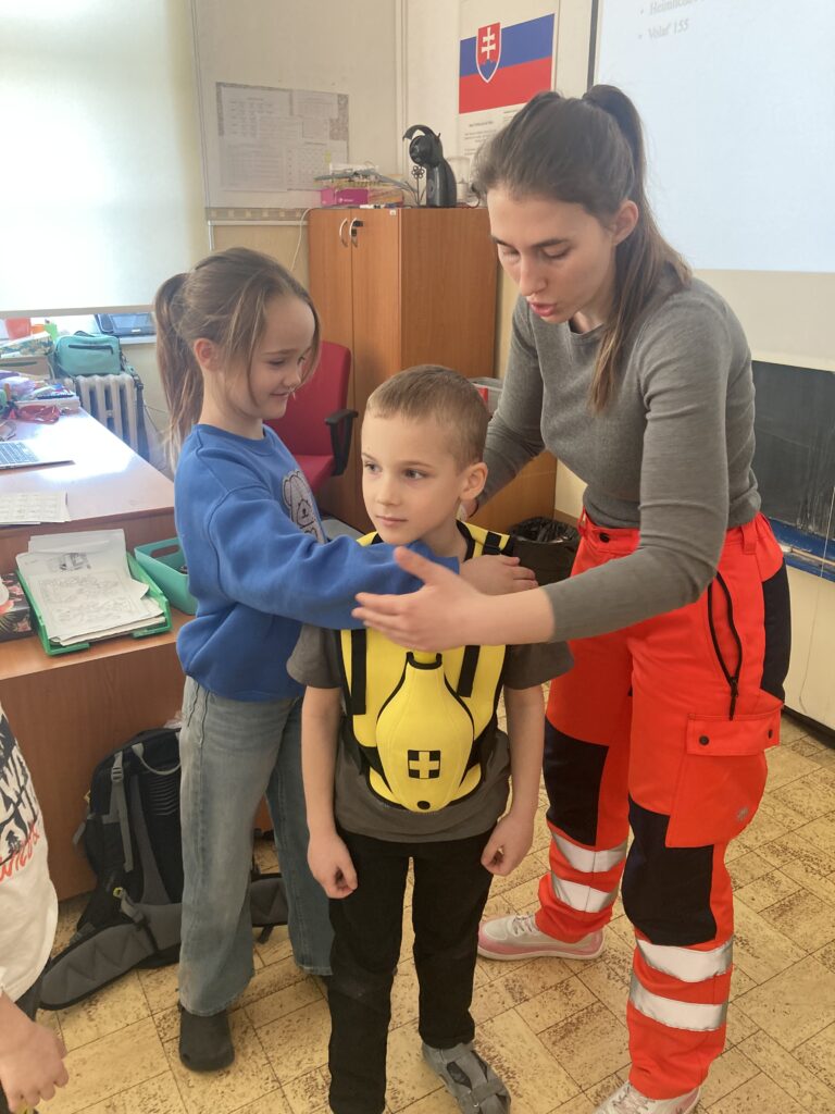 Prvá pomoc s mackom